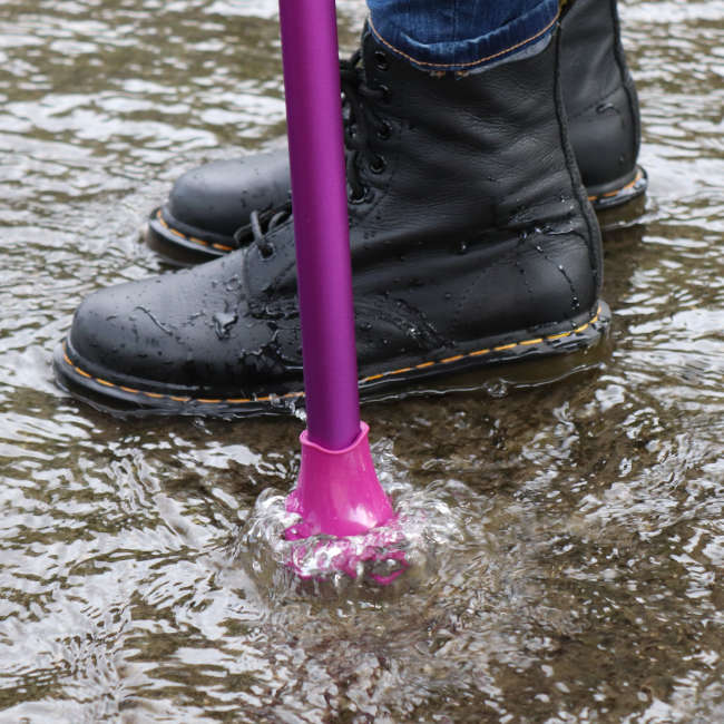 Crutches tips X-Treme facilitate water drainage