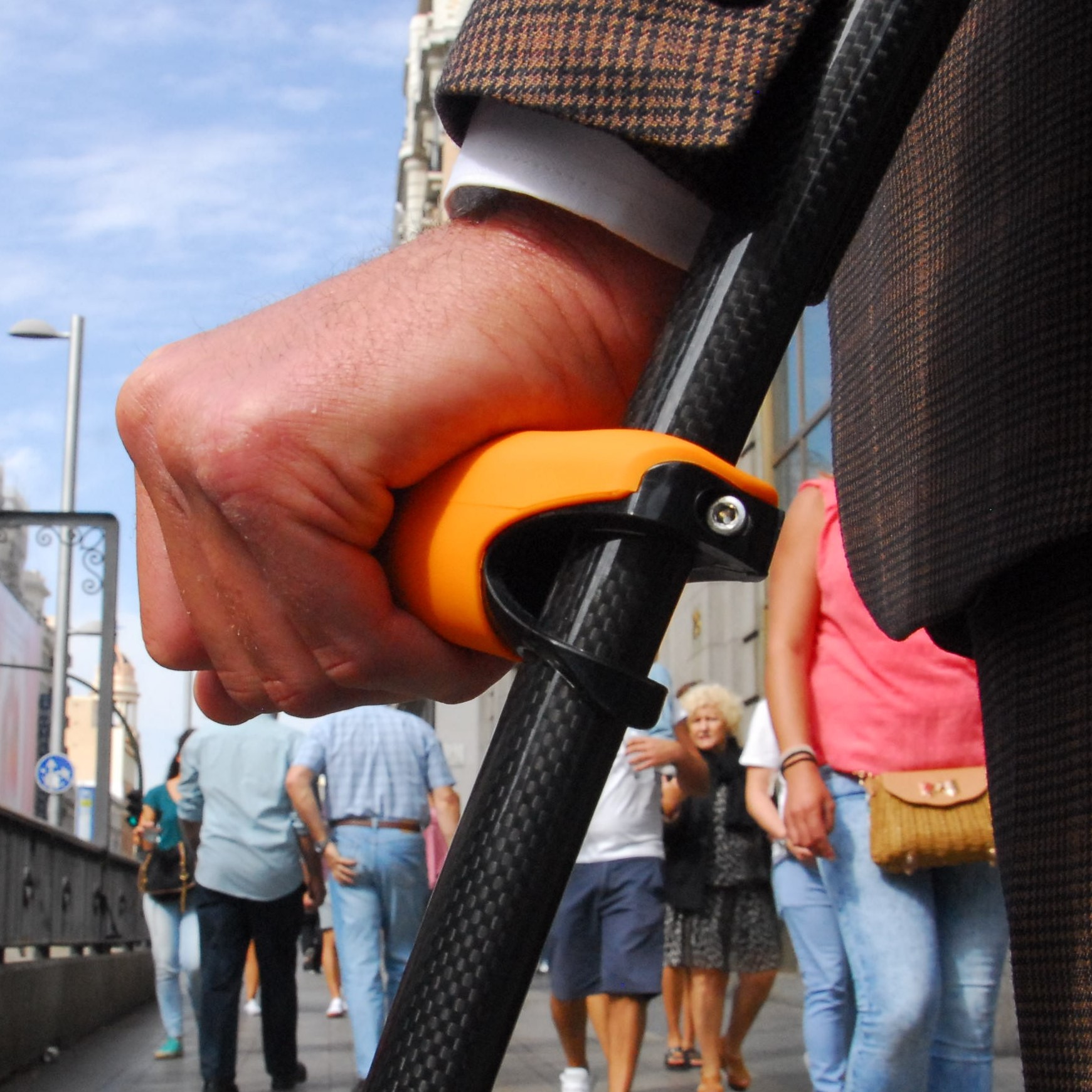 Ergonomic Grip for crutches and canes INDESmed in silicone